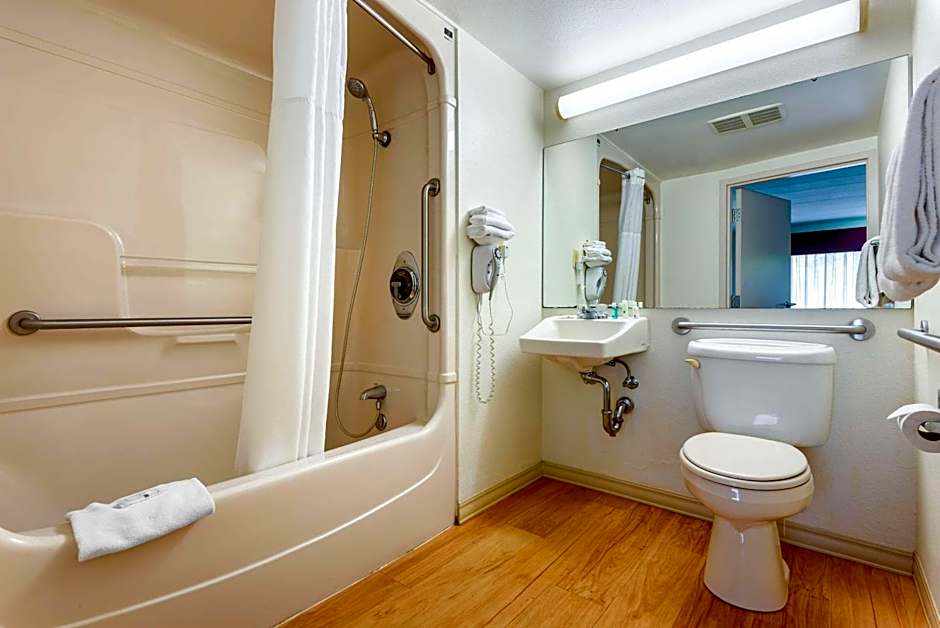 Quality Inn Falconer - Jamestown