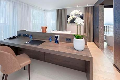 One-Bedroom Suite with Balcony