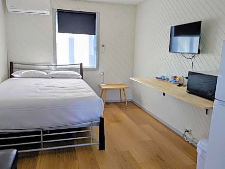 Economy Motel Room - External Ensuite