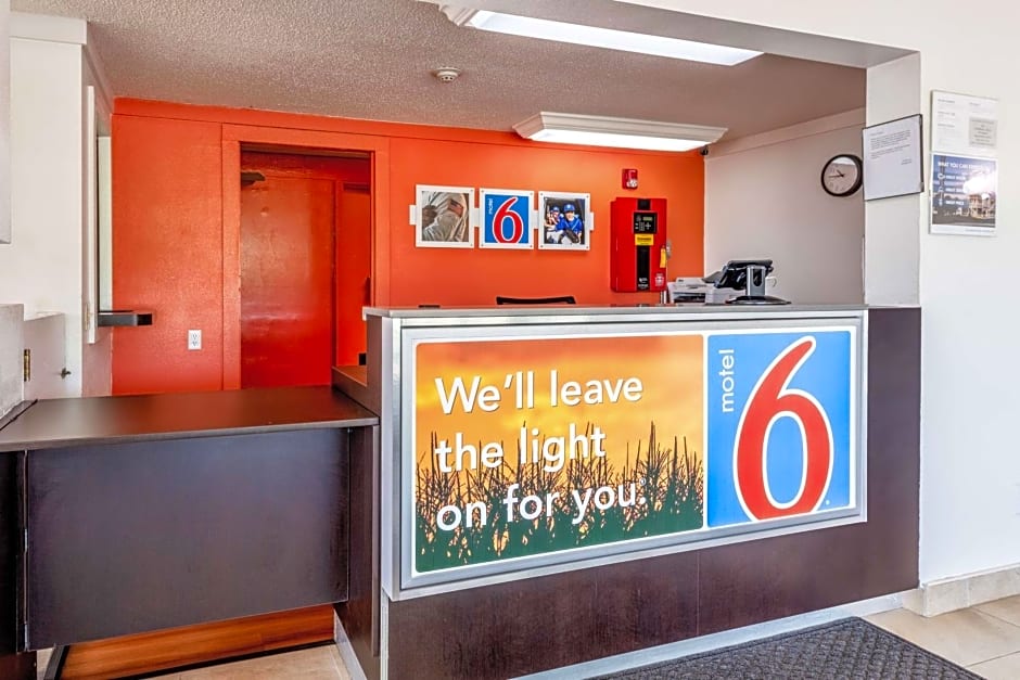 Motel 6 Mansfield