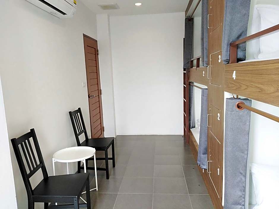 WEE HOSTEL