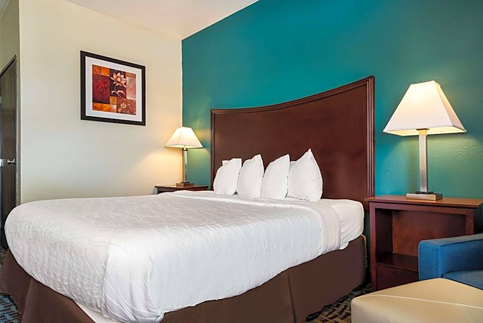 SureStay Plus by Best Western Topeka Northwest
