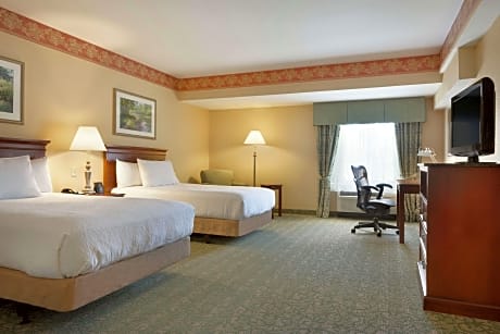 1 King Mobility/Hearing Accessible W/ Bathtub