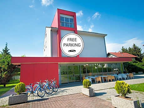 Simbol Hostel & Rooms with Free Private Parking