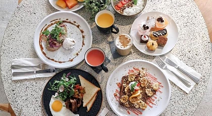 Lloyd's Inn Bali