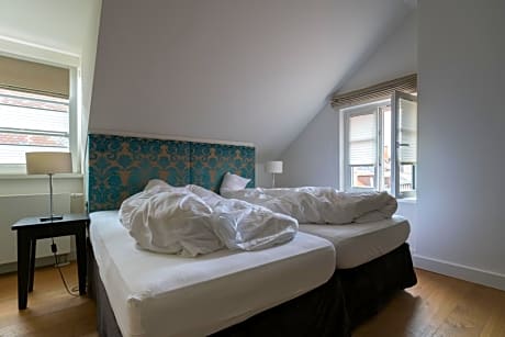 Large Deluxe Double Room