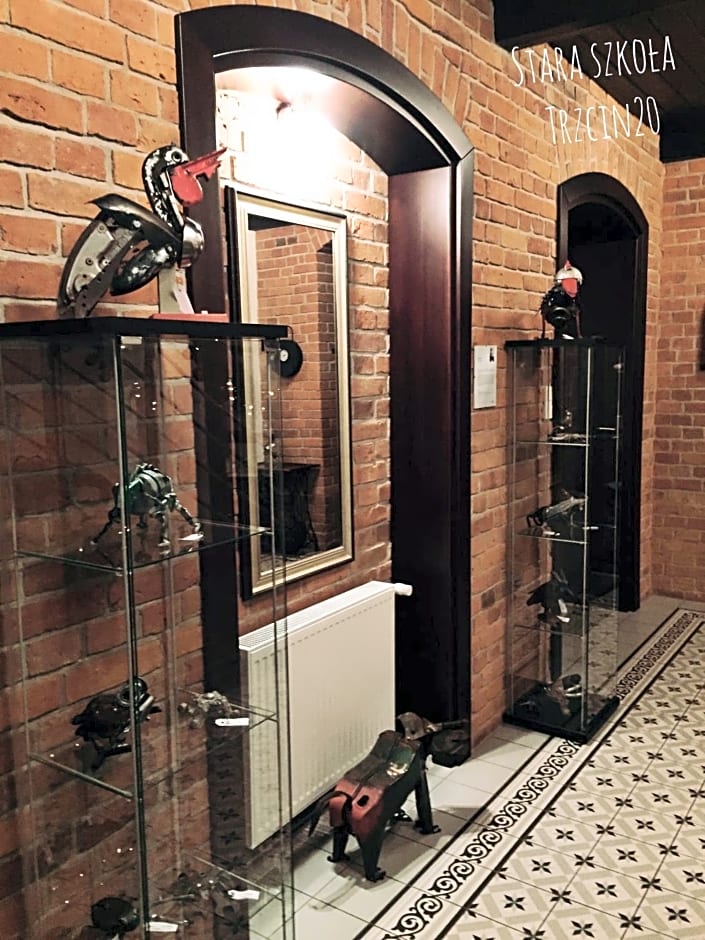 Stara Szkola Trzcin 20