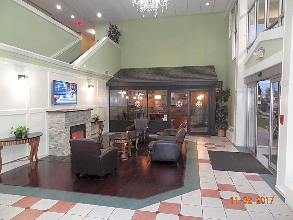 Days Inn & Suites by Wyndham Columbus East Airport