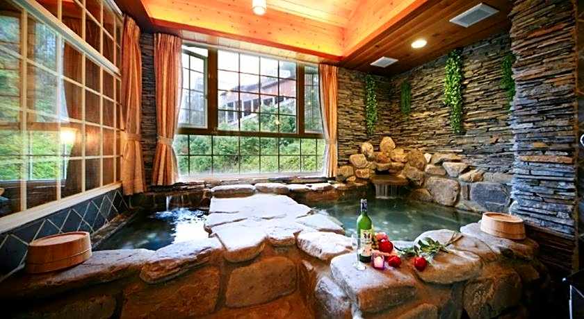 Ming Lu Holiday Hotel