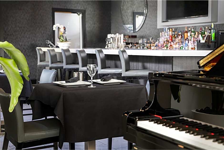 Fortune House Hotel Suites