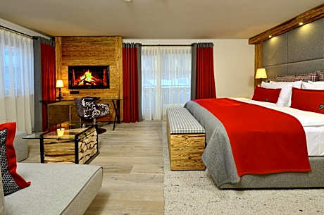Alpine Junior Suite with Balcony and Mountain View