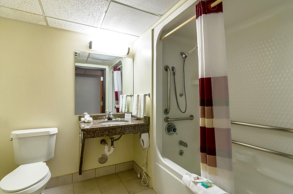 Red Roof Inn & Conference Center Wichita Airport
