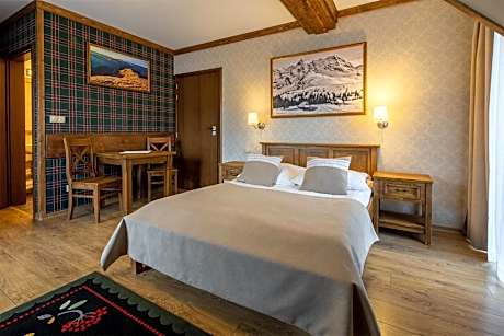 Deluxe Double Room with Mountain View