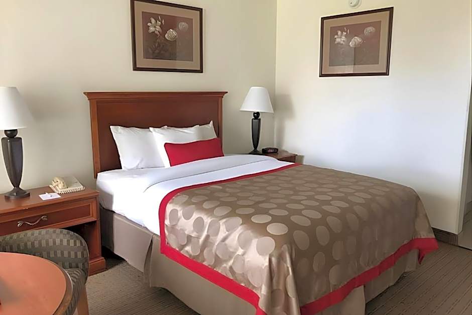 Iberia House & Suites