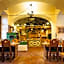 Hotel Selsky Dvur - Bohemian Village Courtyard