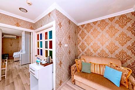 Suite with Balcony and Sea View