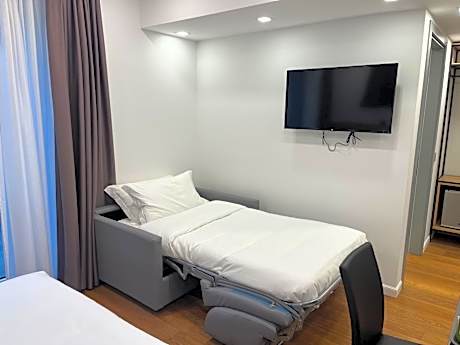 King Studio with Sofa Bed