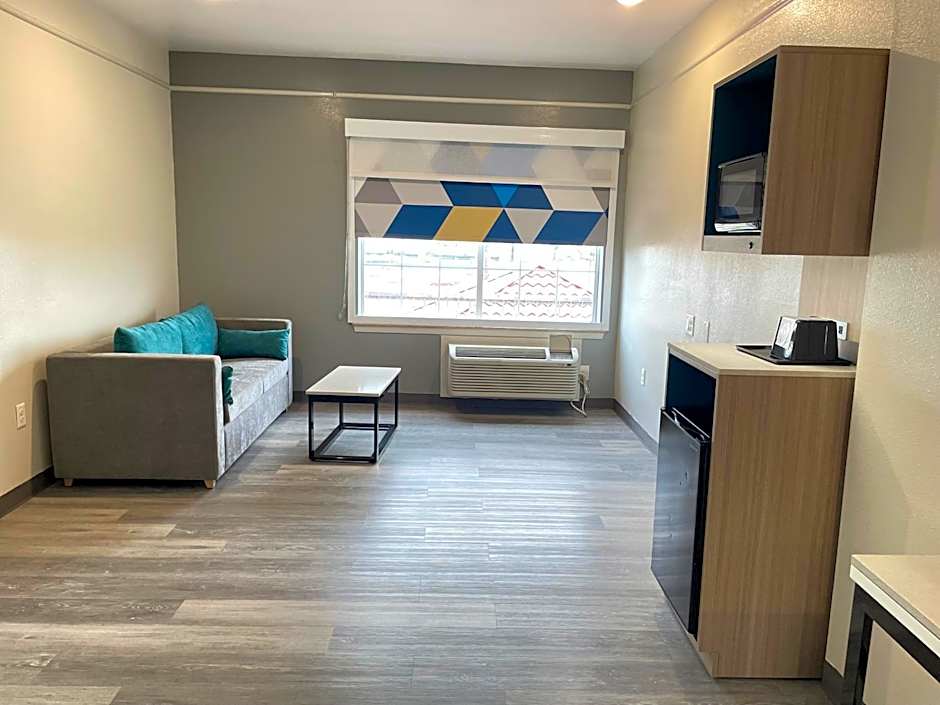 Sonesta Essential North Houston