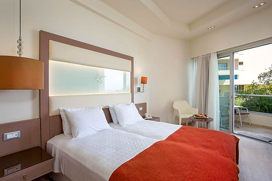 Pegasos Deluxe Beach Hotel