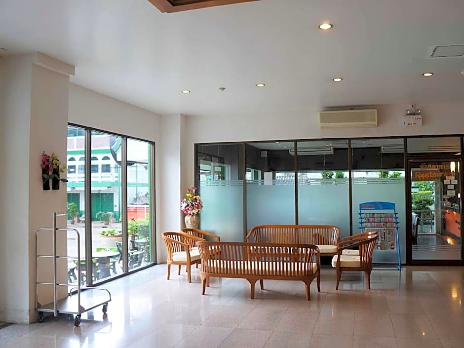 Maneerote Hotel Surin