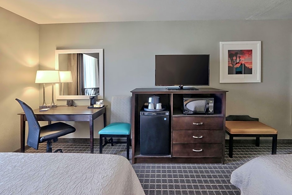 Hampton Inn By Hilton & Suites Albuquerque Airport