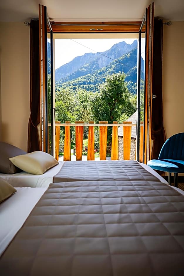 Logis Hôtel Au Gai Soleil du Mont-Aiguille