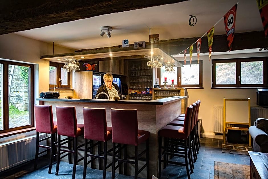 B&B HOTEL IN FERME DE LEUZE nabij Durbuy, eigen laadpalen