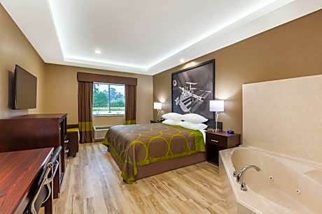 King Suite - Mobility Access/Non-Smoking