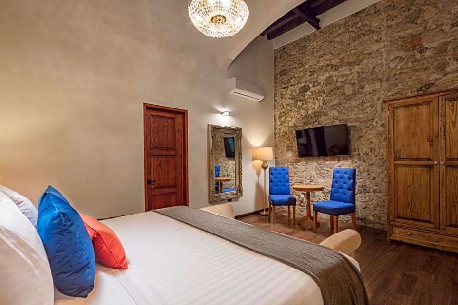HOTEL CASA MONARCA