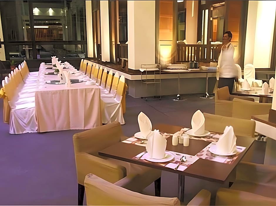 Sunee Grand Hotel&Convention Center