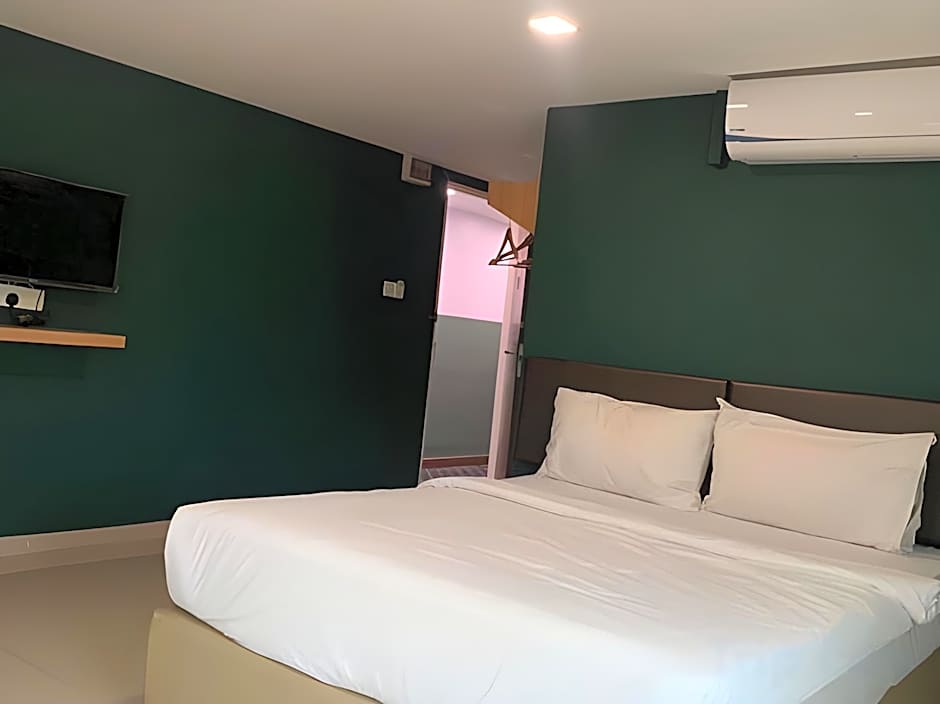 Room V @ Jalan Megat managed by SECOM