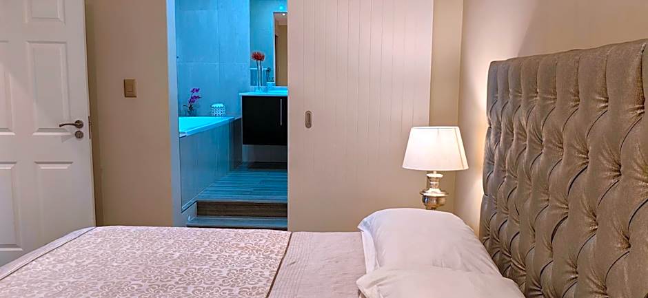 4 on Pritchard Luxury Suites