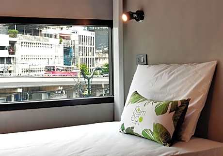 Bed in 6-Bed Female Dormitory Room