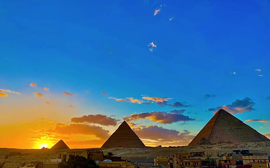 Cheops Pyramids Inn