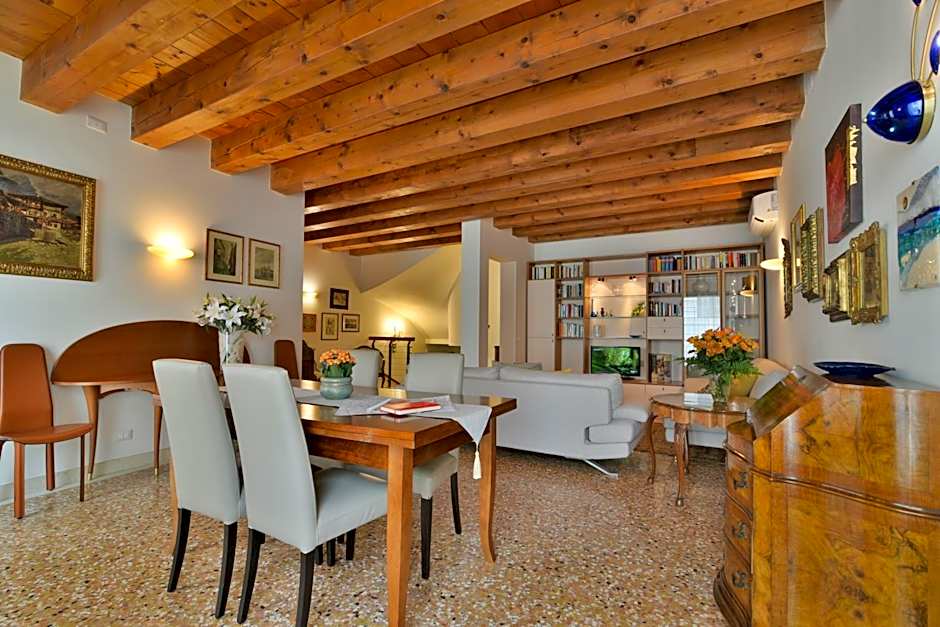 PadovaResidence Apartments - vista Piazza delle Erbe e Palazzo della Ragione