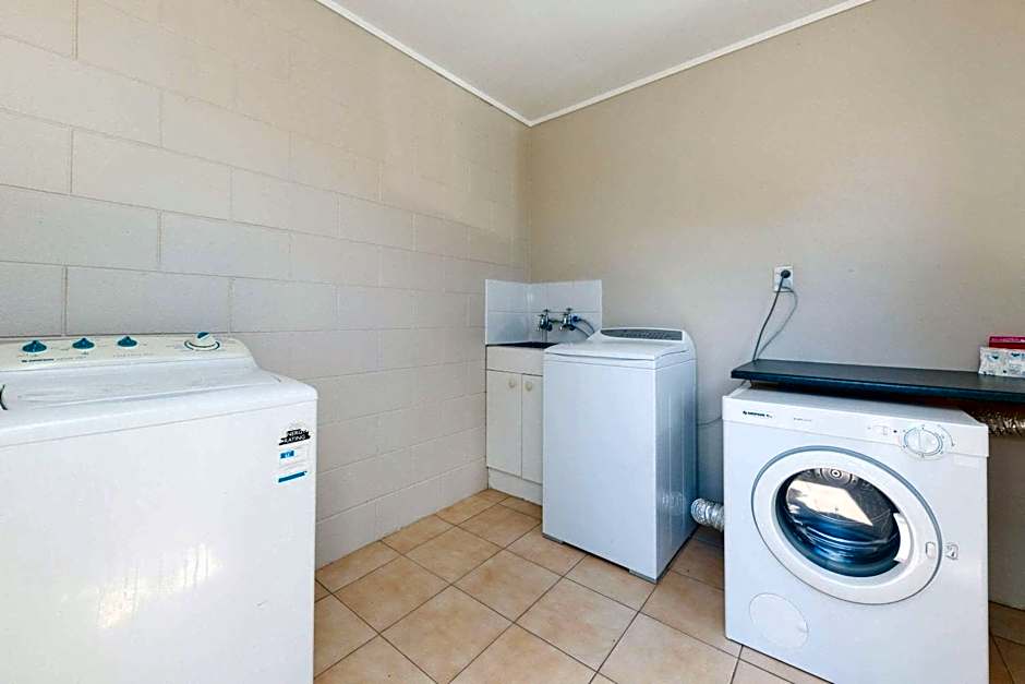 Kauri Court Motel and Apartments