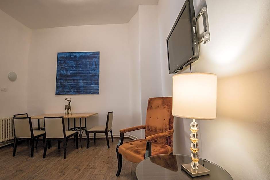 Charles Bridge Hostel & Apartments