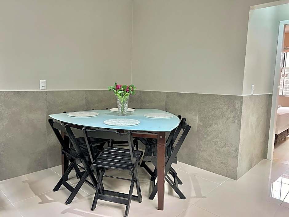 Aconchegante! Apto à 250 metros do mar! ZU01H