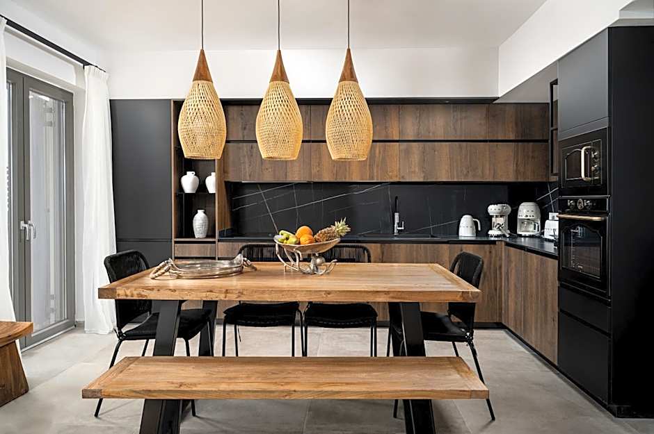 Mnḗmē Suites & Villas