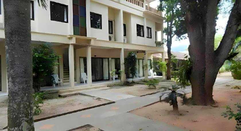 Jinta Hotel Nathon Beach