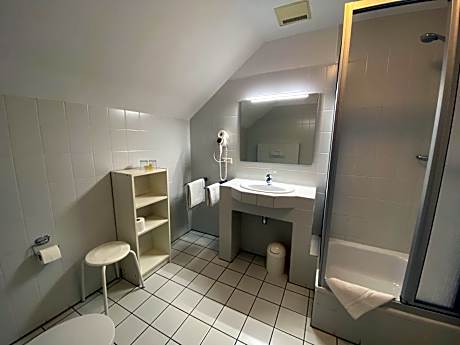 Studio (2 Adults)