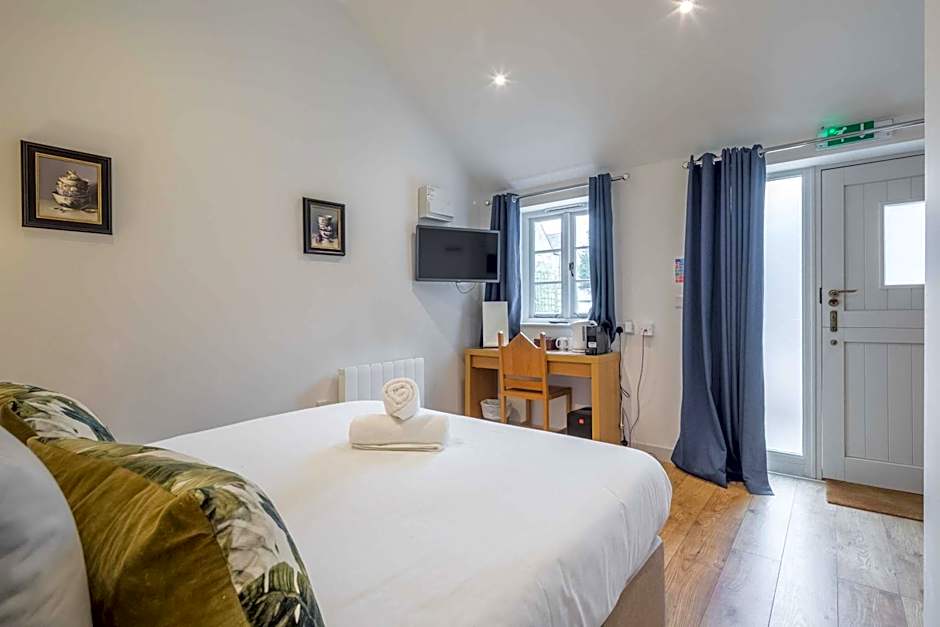 King Deluxe Ensuite with Courtyard View - Venn