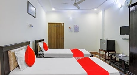 OYO Flagship Milan Hotel