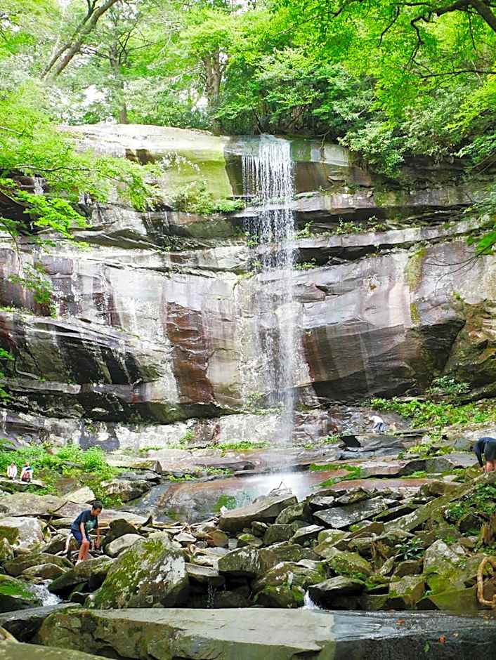 Americana Inn a Travelodge by Wyndham