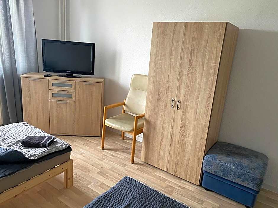 Monteur und Ferienwohnung in Magdeburg mit 3 Schlafzimmern 6 Personen BTR 174