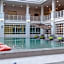 De Hug Hotel and Residence