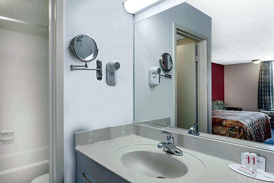 Days Inn by Wyndham Martin