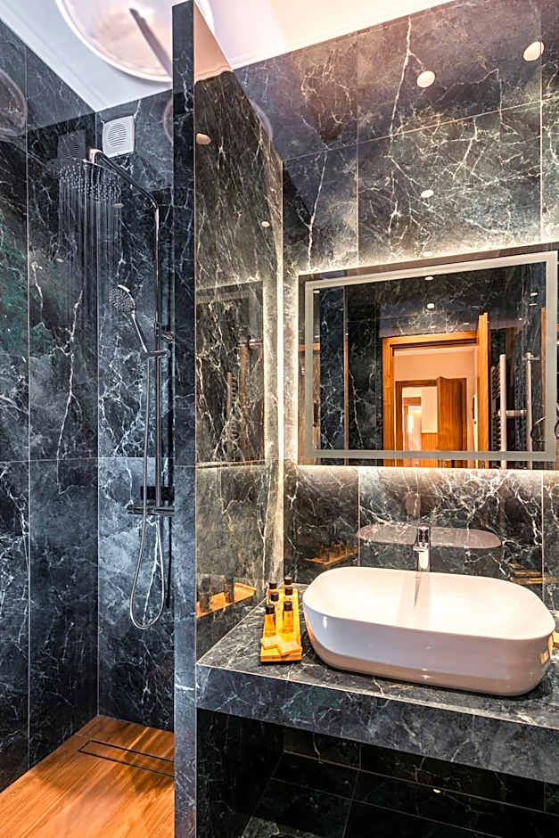 FLOARA DI MUNTE Forest Luxury Suites