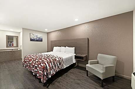 King Room Disability Access/Roll-In Shower Non-Smoking