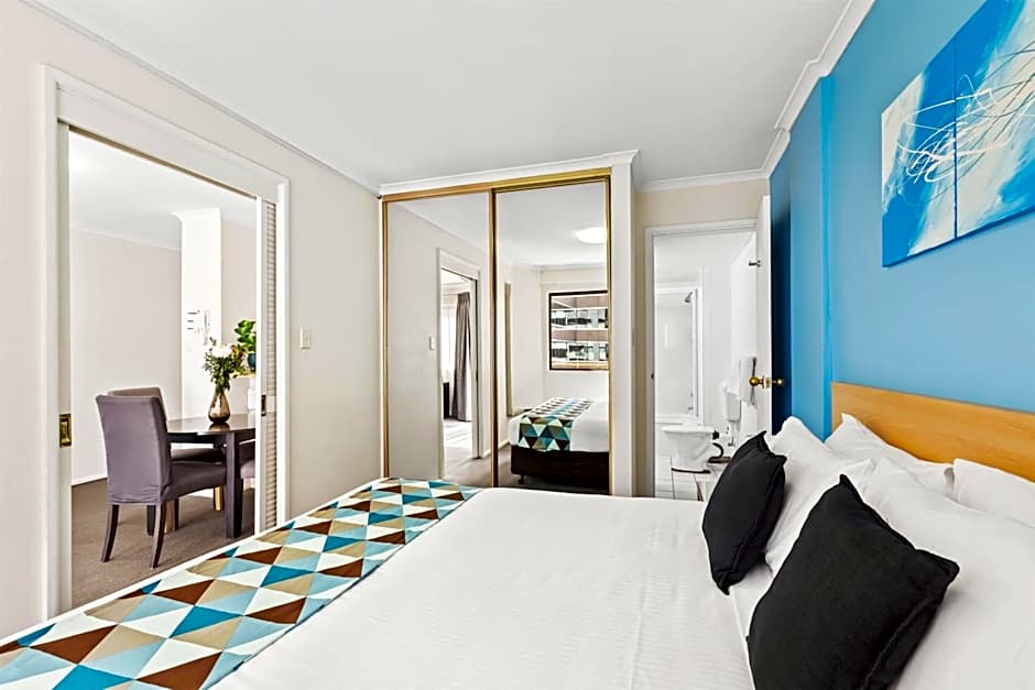 Metro Apartments on King